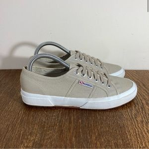 Classic Tan Superga sneakers/trainers 39 1/2 US Women’s 8.5. Excellent condition
